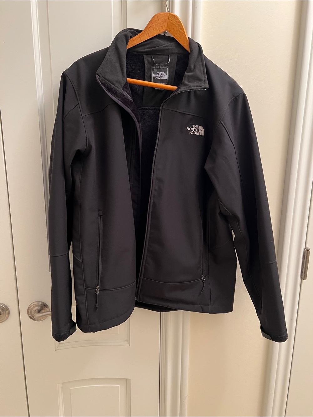 The North Face Men’s Black Softshell Jacket